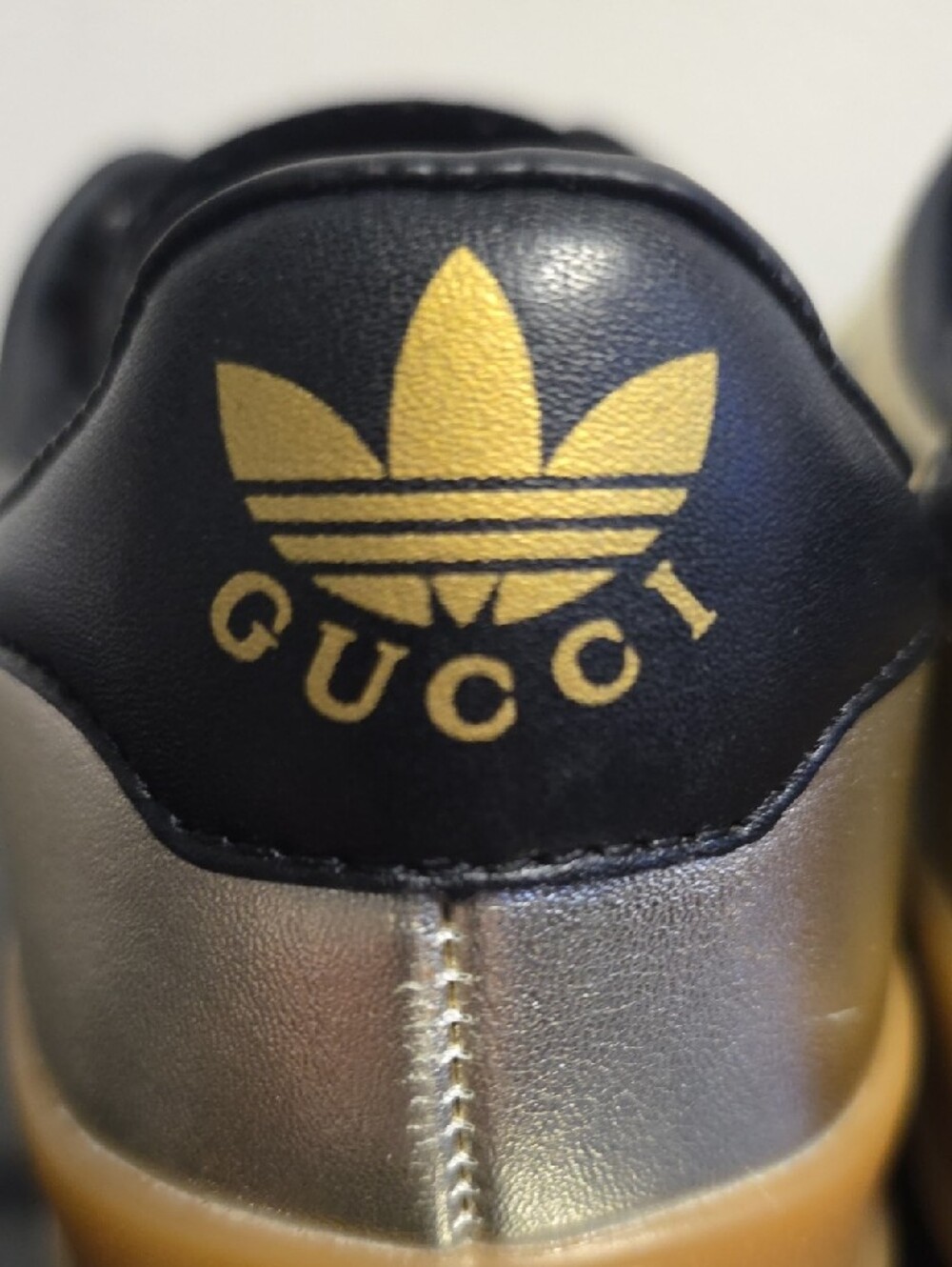 Gucci x Adidas Gazelle Metallic Gold Red Black Mens 7.5 Womens 8.5 - Picture 4 of 9